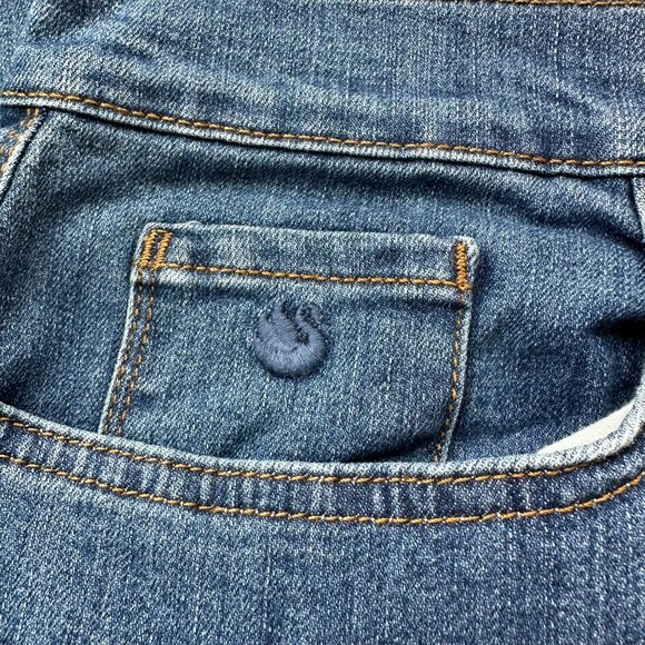 Gloria Vanderbilt 'Amanada' Jeans - Picture 4 of 10